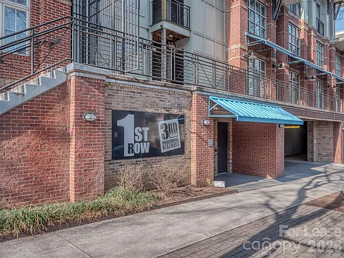 1101 W 1st St Photo 1