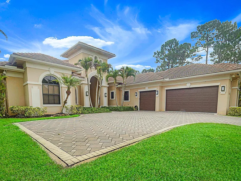 18337 SE Old Trail Dr W — Photo 64