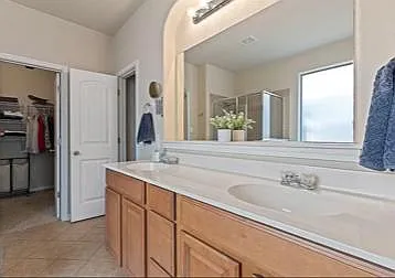 2520 Saint James Pl — Photo 17