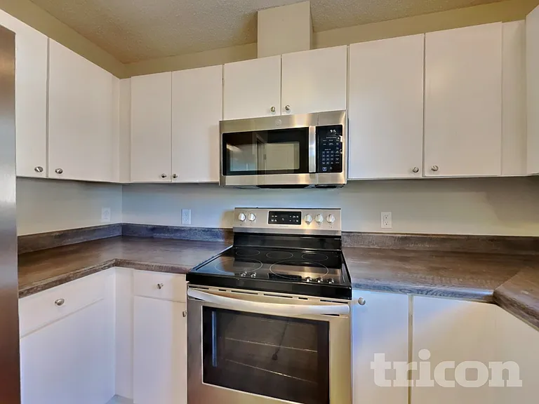 1004 Spruce Dr — Photo 6