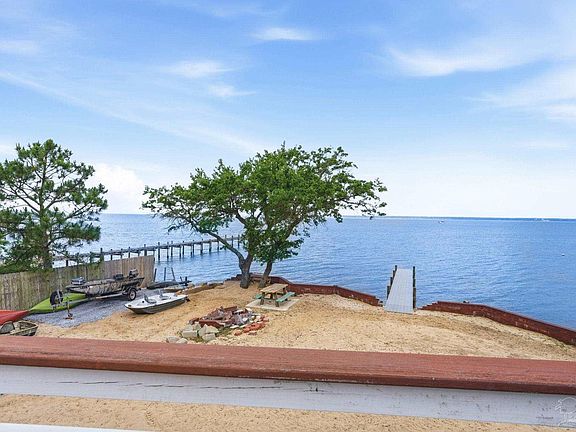 3rd image of 889 Dolphin Rd
