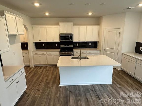 5th image of 1304 Swift Ln #101