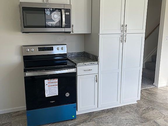 3rd image of 5885 Mellon Ct