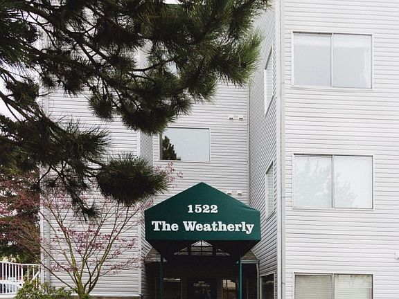 2nd image of 1522 NE 175th St Unit 405