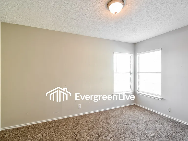 6015 Encanto Point Dr — Photo 10
