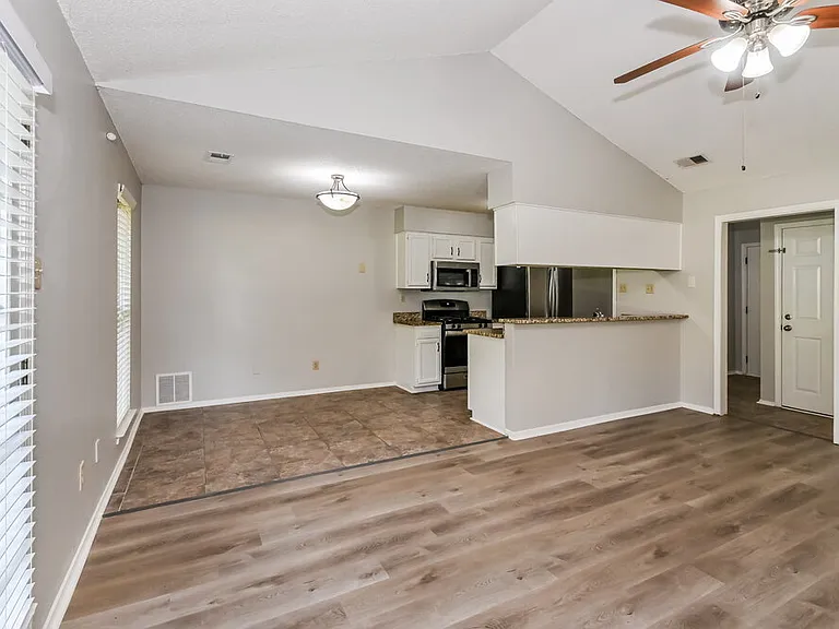 3655 Corsica Dr — Photo 3