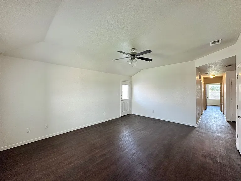 3811A John Chisholm Loop — Photo 3