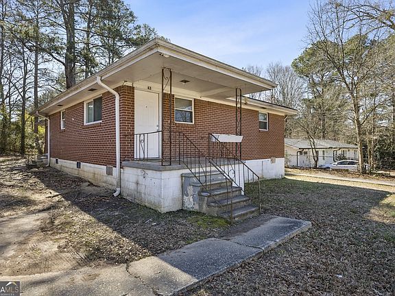 3rd image of 61 Pine St NE