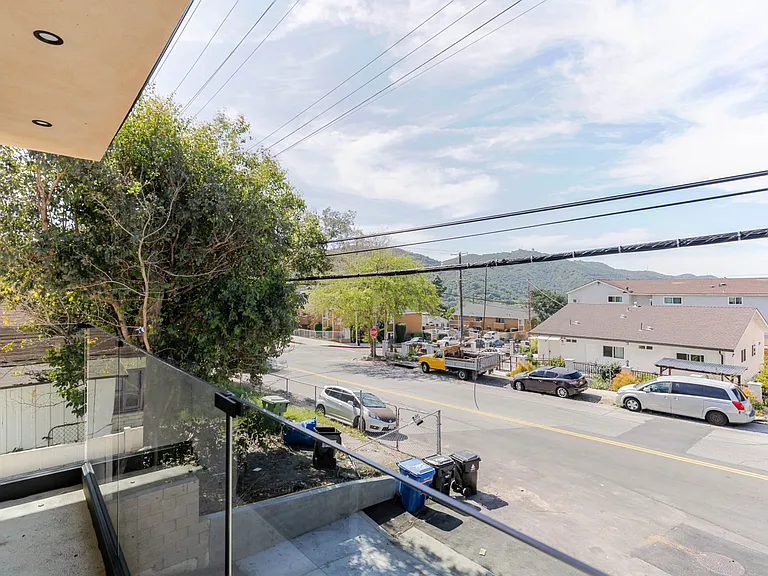 10232 Tujunga Canyon Blvd — Photo 25