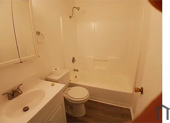 214 E Hyde Park Blvd #2 — Photo 7
