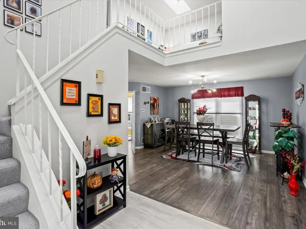 2271 Highland Cir, Harrisburg, PA 17110