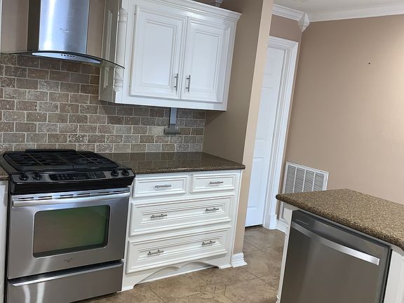 4th image of 52 Greenvale Ct