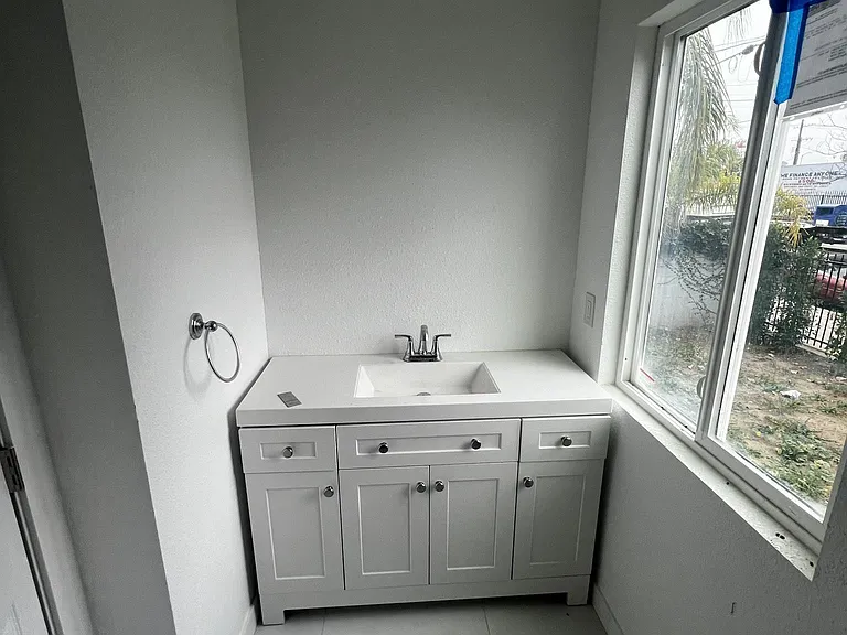 1666 W 36th St #1 — Photo 15