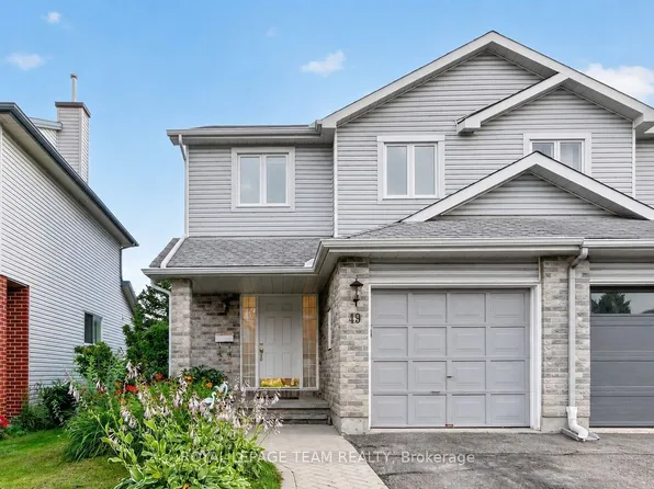 49 Jackman Ter, Ottawa, ON K2L 4E1