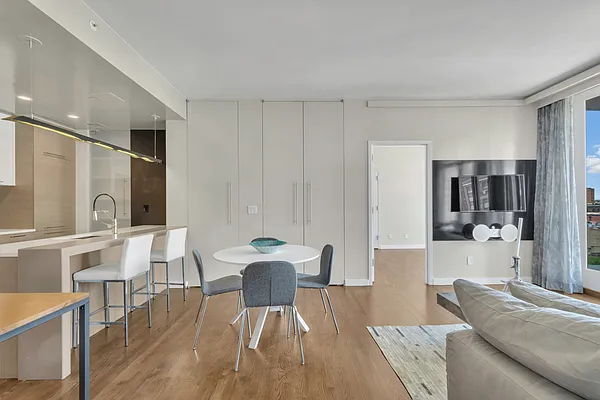 Sold by Compass | media 18