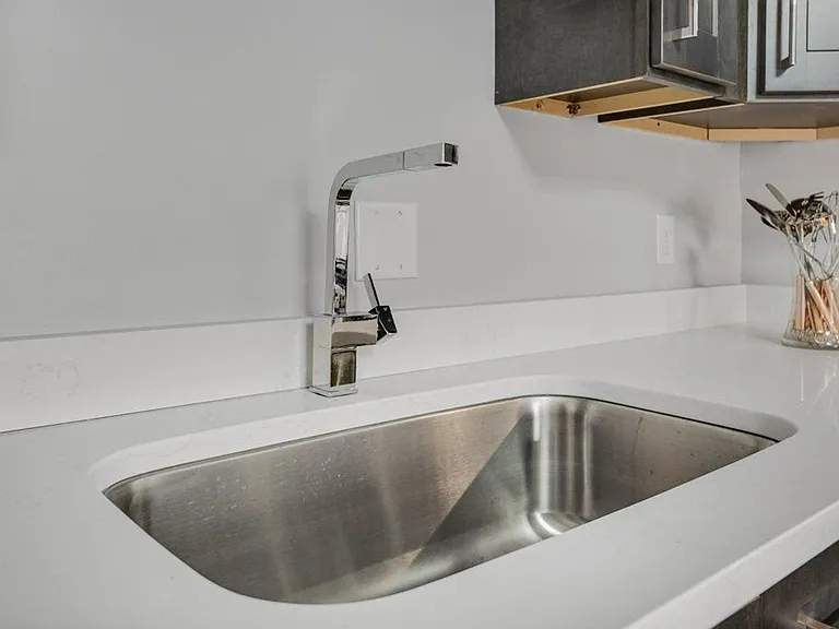 105 Highland Pl — Photo 106