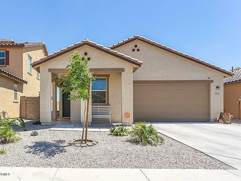 40849 W Patricia Ln — Photo 2
