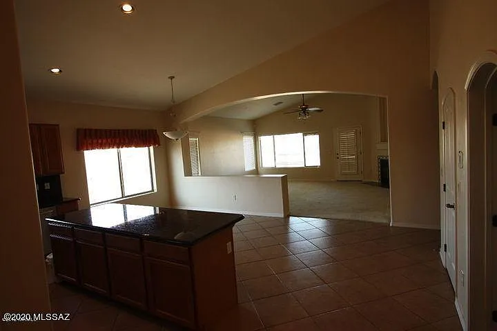 4 bed, 3.0 bath, 2704 sqft, $3,300 — Photo 3