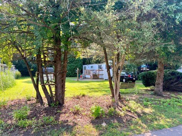 4101 Garland Dr, Jackson, MI 49201