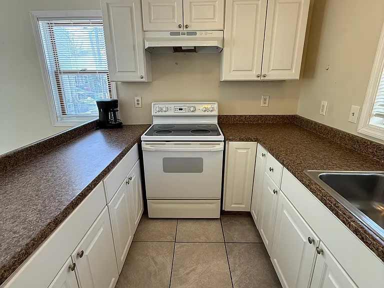 2 Flanders Ct #1 — Photo 3
