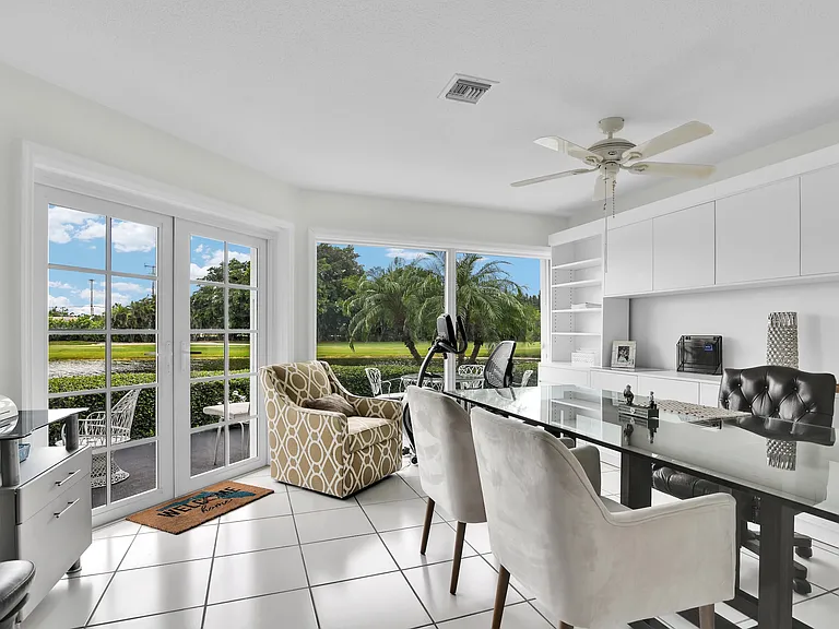 450 French Royale Cir — Photo 24