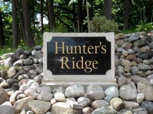 17 Hunters Ridge Dr, Saginaw, MI 48609