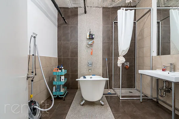 Rented by Rennit Inc. | media 31