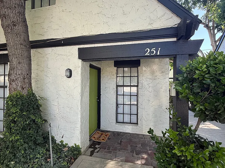 251 Hamilton St — Photo 1