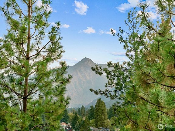 5th image of 10224 Titus Road