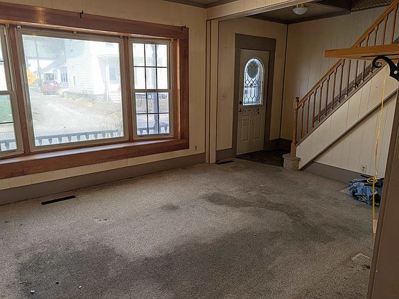 5th image of 152 Seminary Street