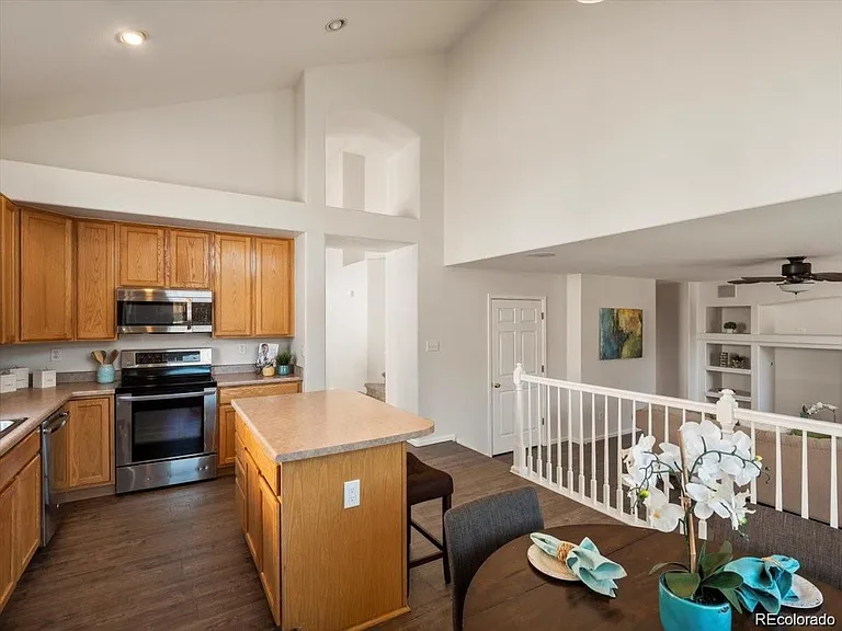 1256 Berganot Trl — Photo 10
