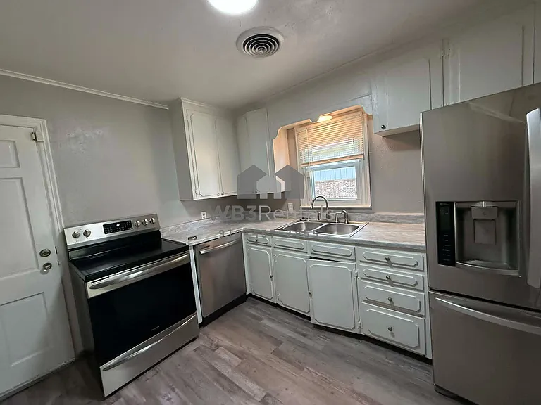 4210 Robertson Blvd — Photo 7
