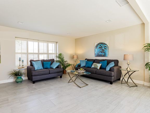 5th image of 206 Dana Point Ave