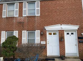 1 S Manor Rd, Broomall, PA 19008