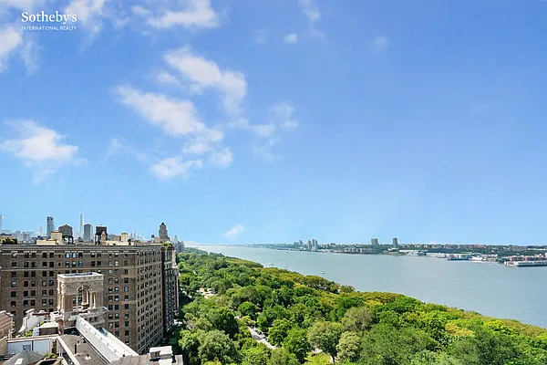 Sold by Sotheby's International Realty | media 5