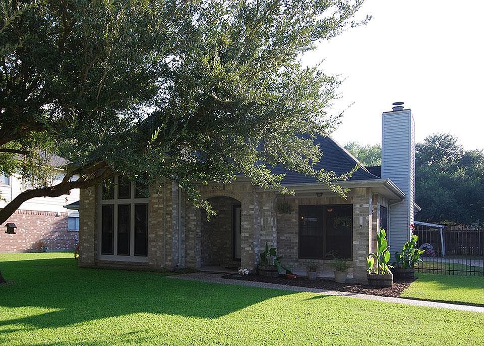 1st image of 2709 Glendale Dr
