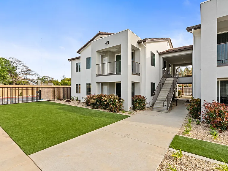 The Palms Luxury Apartments — Photo 10