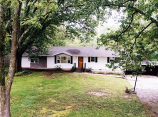 608 W Melbourne Rd, Springfield, MO 65810