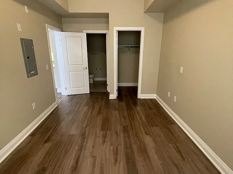 276 Gatwick Dr #101 — Photo 9