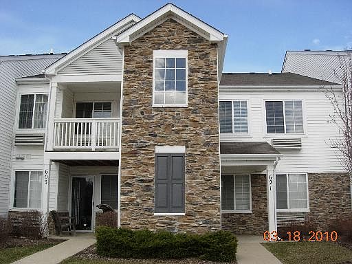 1st image of 621 W Silverstone Dr