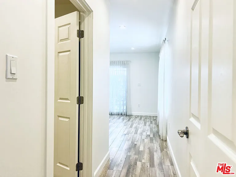 926 N Pass Ave — Photo 21