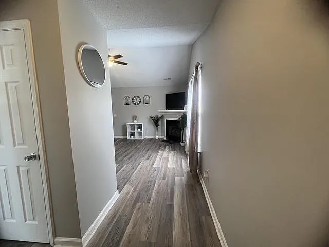 2503 East St - Unit B — Photo 2