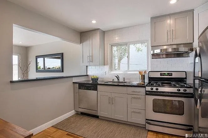 3258 Market St #6 — Photo 3