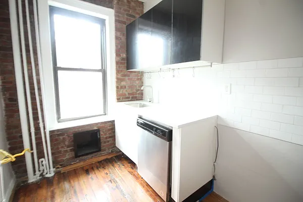 Rented by Realty Nerd | media 4