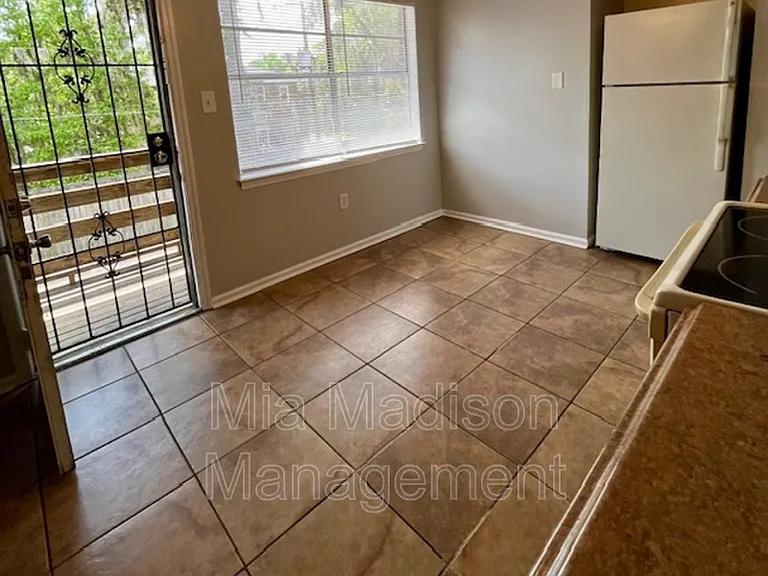 2522 Semken Ave #D — Photo 5