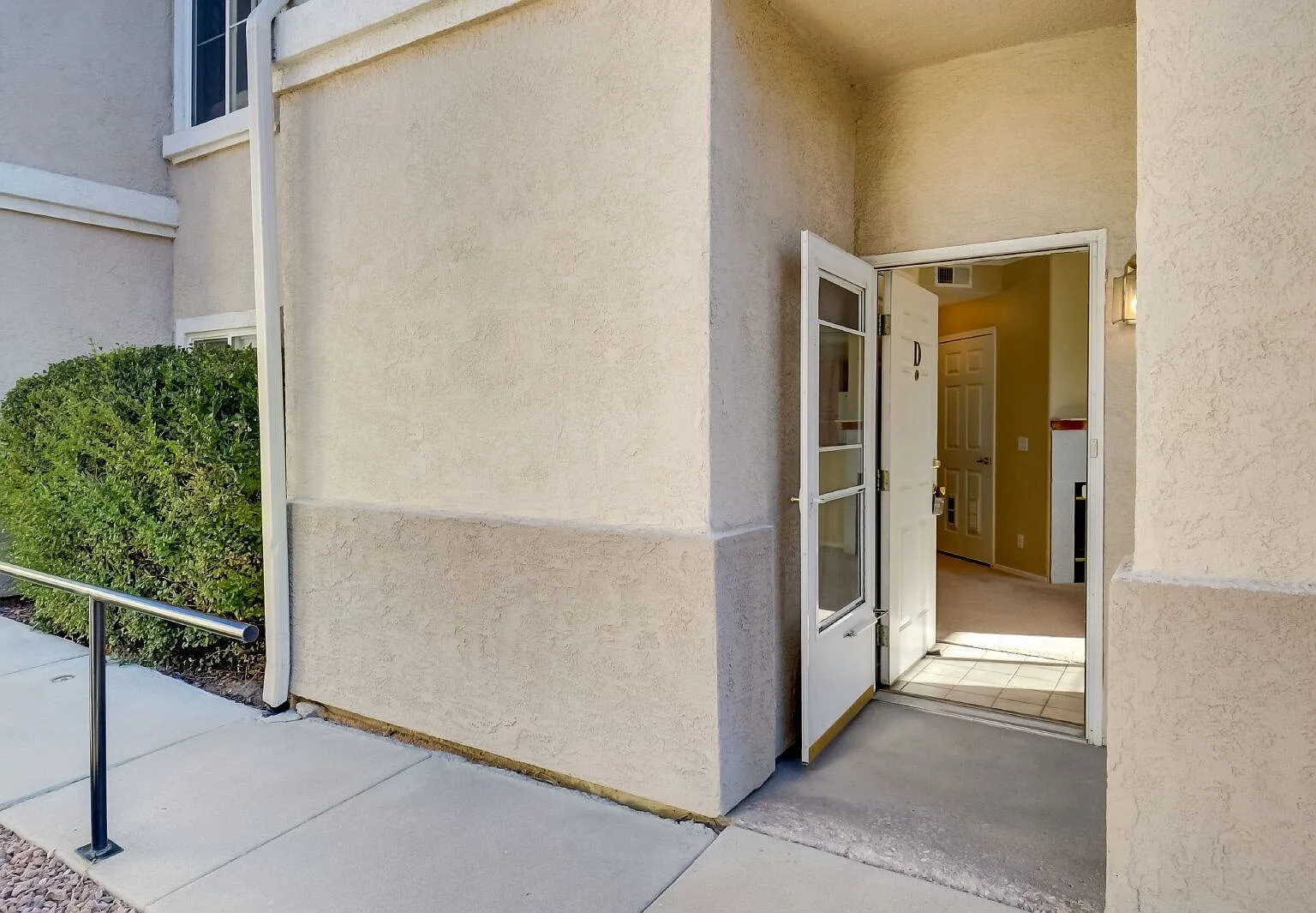 2 bed, 2.0 bath, 1084 sqft, $1,485 — Photo 3