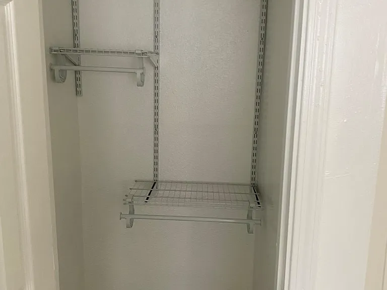 1st Bedroom's Closet