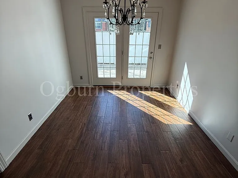 318 Hanover Arms Ct — Photo 5