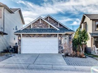 160 E Cougartown Close SW, Calgary, AB T3H0B1
