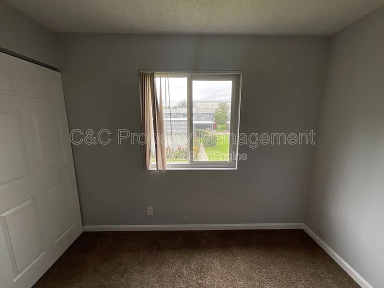 292 Grecia Ct — Photo 16
